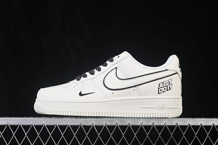 Picture of Air Force 1 _SKUfw23247361082530392fw